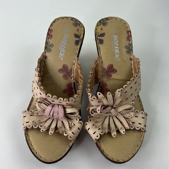 Soflex Italy Leather Applique Wedges - Picture 3 of 9